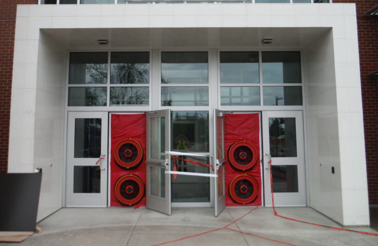blower door test