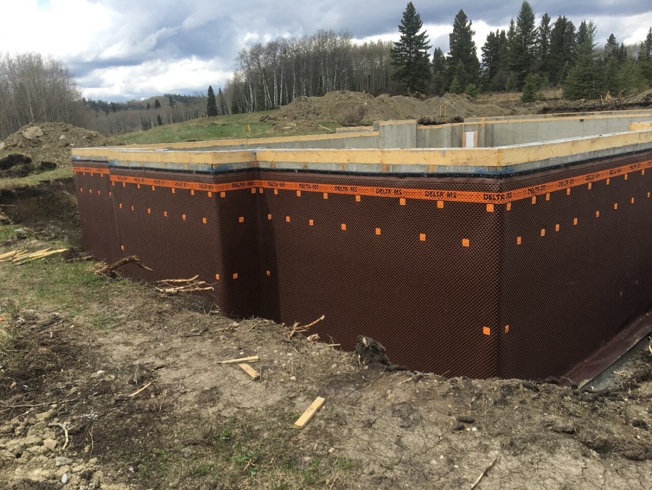 DELTA®-MS dimpled membrane basement installation.